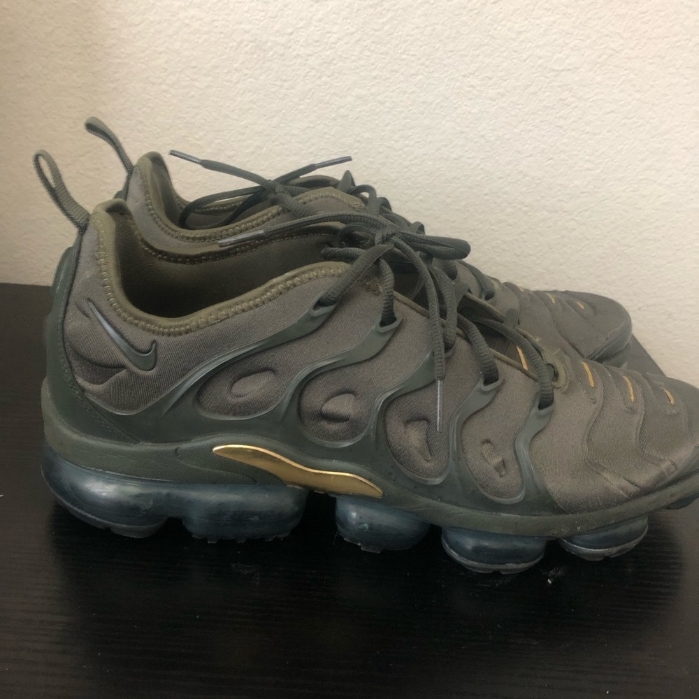 Vapor maxes